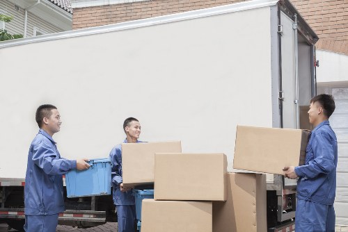 Moving van service for homes in Fulwell